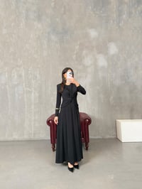 Daisy Siyah Önden Drape Detaylı Vatkalı Maxi ElbiseGausELBİSEGU100379