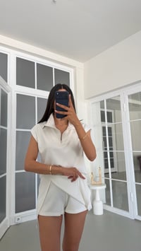 Beyaz Fermuarlı Bluz Şort Etek İkili Modal Kumaş Takım GAUS-01820GAUSSuitsGAUS-01820