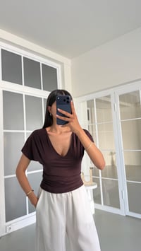 Kahve Sırt Bağlama Detaylı Drapeli Bluz GAUS-01588GAUSBLUZGAUS-01588