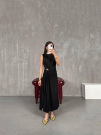 Siyah Sıfır Kol Gold Detaylı Yırtmaçlı Elbise Gaus00141GausELBİSEGU1001326