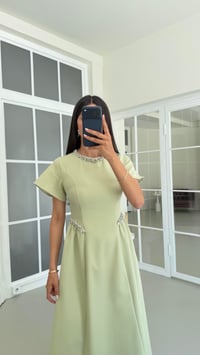 Yeşil Taş Detaylı Midi Elbise GAUS-01683GAUSELBİSEGAUS-01683