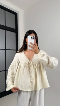 Ekru Önden Bağlamalı Düğmeli Nakış İşlemeli Gömlek Gaus00575GausGÖMLEKGU1002344