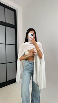 Beyaz Md Muadil Tasarım Triko Pelerin GAUS-01185GAUSTRİKOGAUS-01185