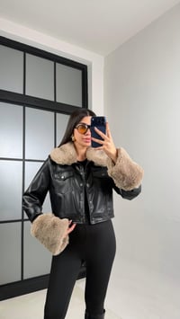 Siyah Astarlı Kürk Detaylı Premium Deri Ceket GAUS-01072GAUSCEKETGAUS-01072