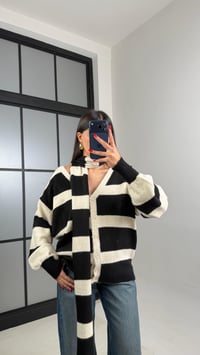 Siyah Şeritli Atkı Detaylı Triko Hırka GAUS-00920GAUSHIRKAGAUS-00920