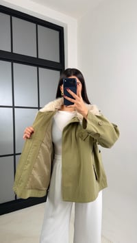 Yeşil Yaka Kürk Detaylı Astarlı Trençkot GAUS-00660GAUSTRENÇKOTGAUS-00660