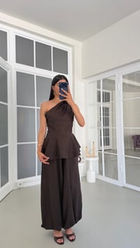 Acı Kahve Tek Omuz Bluz Beli Lastikli Şalvar Pantolon İkili Keten Takım GAUS-01776GAUSTAKIMGAUS-01776