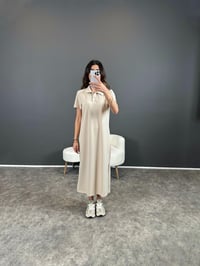 Kalio Taş Polo Yaka Yırtmaçlı Uzun Elbise GausELBİSEGU004444