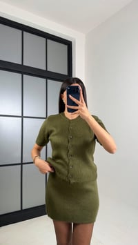 Yeşil Kısa Kol Düğmeli Bluz Beli Lastikli Etek İkili Triko Takım GAUS-00822GAUSTAKIMGAUS-00822