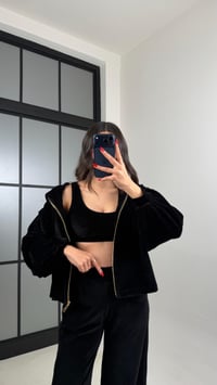 Siyah Kapüşonlu Hırka Crop Beli Lastikli Pantolon 3'lü Kadife Takım GAUS-00875GAUSTAKIMGAUS-00875