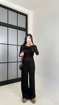 Siyah Yaka Detaylı Bluz Beli Lastikli Pantolon Gofre Kumaş Takım GAUS-00229GAUSTAKIMGAUS-00229