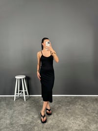 Karlee Siyah İp Askılı Yırtmaçlı ElbiseGausELBİSEGU008200