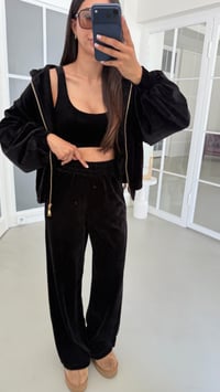 Siyah Kapüşonlu Hırka Crop Beli Lastikli Pantolon 3'lü Kadife Takım GAUS-02033GAUSTAKIMGAUS-02033