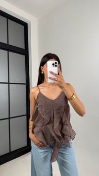 Kahve Ayarlanabilir Askılı MD Muadil Fırfır Detaylı Şifon Bluz Gaus00665Gausالبلوزات GU1002535