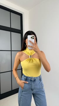 Sarı Sıfır Kol Gold Toka Detaylı Bluz GAUS-0098GAUSBLUZGAUS-0098