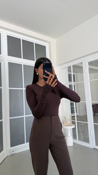 Kahve ZR Model Basic Parmak Geçirmeli Bluz GAUS-01991GAUSالبلوزات GAUS-01991