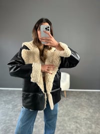 Siyah Kapüşonlu Deri İçi Kürklü Kapüşonlu Mont GausMONTGU002851