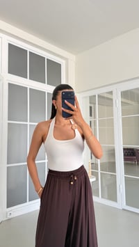 Beyaz Halter Yaka Gold Toka Detaylı Bluz GAUS-01714GAUSBLUZGAUS-01714