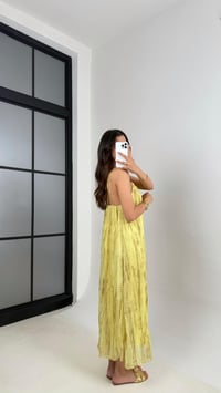 Sarı Askılı Gold Detaylı Astarlı Kırışık Kumaş Elbise Gaus00560GausELBİSEGU1002306