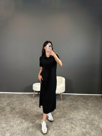Kalio Siyah Polo Yaka Yırtmaçlı Uzun ElbiseGausELBİSEGU004445