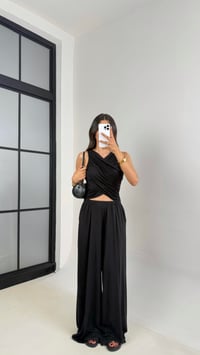 Siyah Oys Muadil Dekolteli Beli Lastikli Cepli Modal Kumaş Tulum Gaus00648GausTULUMGU1002505