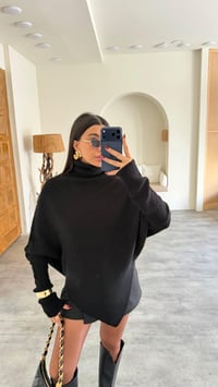 Siyah Balıkçı Yaka Asimetrik Kesim Kazak GAUS-00761GAUSKAZAKGAUS-00761