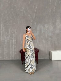 Krem Zebra Desenli Tül Detaylı Astarlı Ayarlanabilir Askılı Elbise Gaus00171GausELBİSEGU1001397