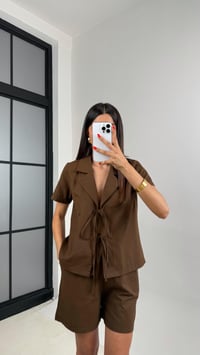 Kahve Önden Bağlamalı Gömlek Beli Lastikli Şort İkili Keten Takım GAUS-0028GAUSTAKIMGAUS-0028