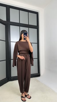 Acı Kahve Pelerin Detaylı Bluz Beli Lastikli Pantolon İkili Tasarım Modal Takım GAUS-01499GAUSTAKIMGAUS-01499