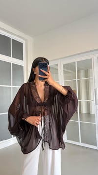 Acı Kahve Dantel Detaylı Transparan Bluz GAUS-01648GAUSBLUZGAUS-01648