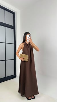 Acı Kahve Boyundan Bağlamalı Müslin Elbise Gaus00588GausELBİSEGU1002375