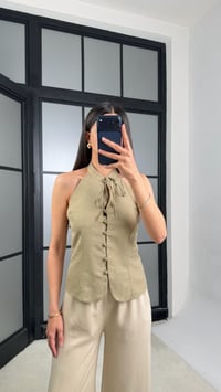 Haki Boyundan Bağlamalı Düğmeli Keten Bluz GAUS-01422GAUSBLUZGAUS-01422