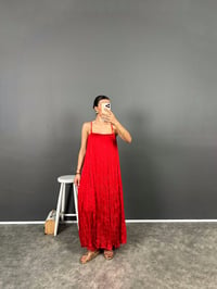 MD Kırmızı Askılı Kırışık Uzun Astarlı ElbiseGausELBİSEGU008647
