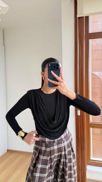 Siyah Vatkalı Drapeli Bluz GAUS-00841GAUSBLUZGAUS-00841