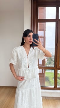 Beyaz Çiçek Nakışlı Gömlek Beli Lastikli Astarlı Etek İkili Takım GAUS-01310GAUSSuitsGAUS-01310