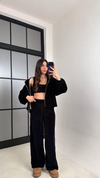 Siyah Kapüşonlu Hırka Crop Beli Lastikli Pantolon 3'lü Kadife Takım GAUS-00875GAUSTAKIMGAUS-00875