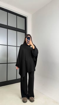 Siyah Gold Tokalı Pelerin Bluz Beli Lastikli Pantolon Modal Kumaş Takım GAUS-00871GAUSTAKIMGAUS-00871