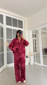 Bordo Gömlek Beli Lastikli Pantolon İkili Desenli Saten Takım GAUS-01754GAUSTAKIMGAUS-01754