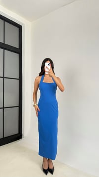 Mavi Boyundan Bağlamalı Yırtmaç Detaylı Likralı Elbise GAUS-0054GAUSELBİSEGAUS-0054