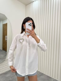 Beyaz Taşlı Kalp Yaka Detaylı Gömlek Gaus00299GausGÖMLEKGU1001687