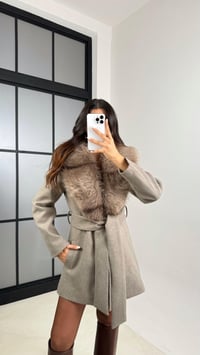 Vizon Yaka Kürk Detaylı Kuşaklı Kaban GAUS-00600GAUSKABANGAUS-00600