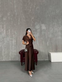 Kahve V Yaka Saten Elbise Gaus00125GausELBİSEGU1001284