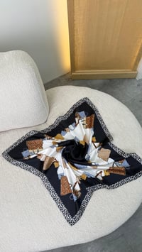 Siyah Puantiyeli Çanta Desenli Fular GAUS-00335GAUSŞal & FularGAUS-00335