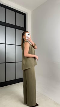 Haki Sıfır Kol Bluz Beli Lastikli Pantolon İkili Premium Takım GAUS-00984GAUSTAKIMGAUS-00984