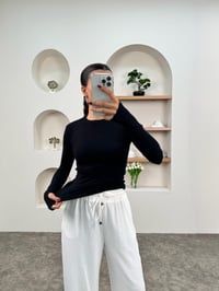 Odri Siyah Oys Modal Kumaş Bisiklet Yaka El Detaylı BluzGausBLUZGU00903549