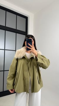 Yeşil Yaka Kürk Detaylı Astarlı Trençkot GAUS-00660GAUSTRENÇKOTGAUS-00660