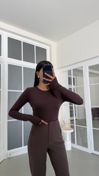Kahve ZR Model Basic Parmak Geçirmeli Bluz GAUS-01991GAUSالبلوزات GAUS-01991