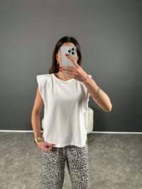 Vatkalı Beyaz Kısa Kol TshirtGausTSHIRTGU004417