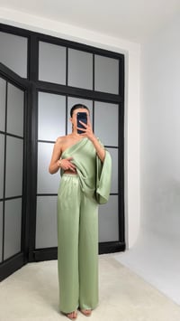 Yeşil Yarasa Kol Bluz Beli Lastikli Pantolon Saten Takım GAUS-01528GAUSSuitsGAUS-01528