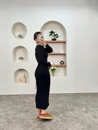 Lizet ZR Model Siyah V Yaka Belden Bağlamalı Triko ElbiseGausELBİSEGU00903526